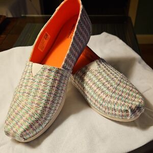 Toms Slip-Ons: Size 10, NEW